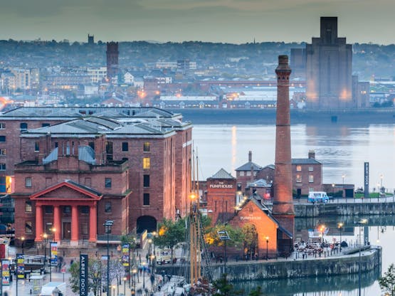 Vista aérea do Albert Dock. Liverpool, Inglaterra