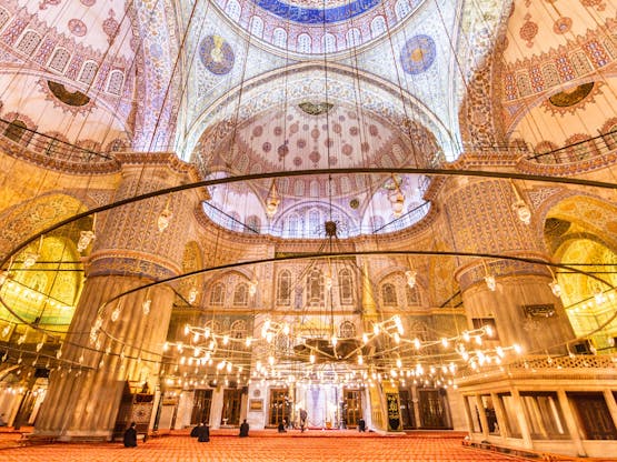 Interior da Mesquita Azul. Istambul, Turquia Interior da Mesquita Azul. Istambul, Turquia
